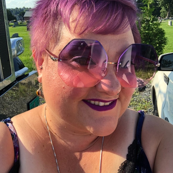 Meet your Posher, Devon - Picture 4 of 4